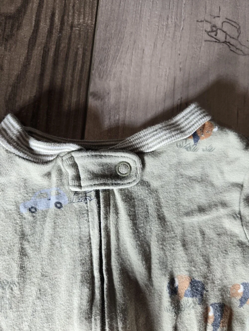 Carter's Baby Boy Soft Green Baby One-Piece Footed Sleeper Size 6m Buffalo